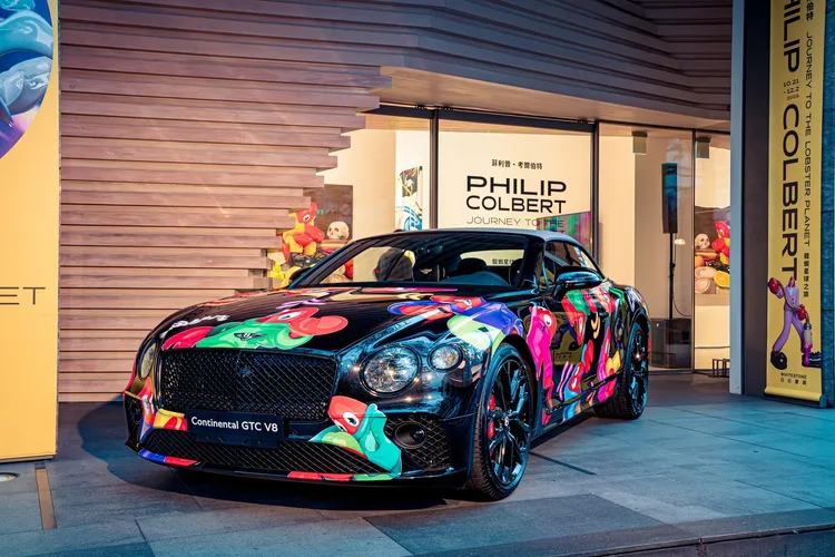 普普藝術妝點的「龍蝦限定版」Bentley Continental GT Convertible。業者提供