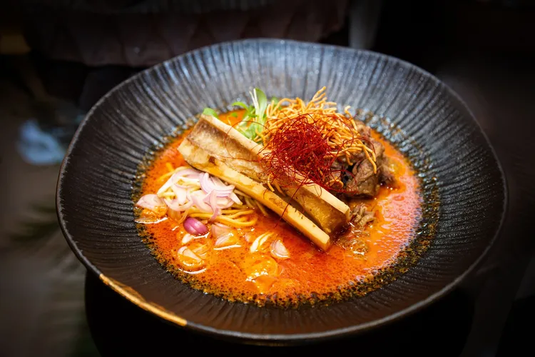 招牌料理首推「泰北牛肉金麵」。台北萬豪酒店提供