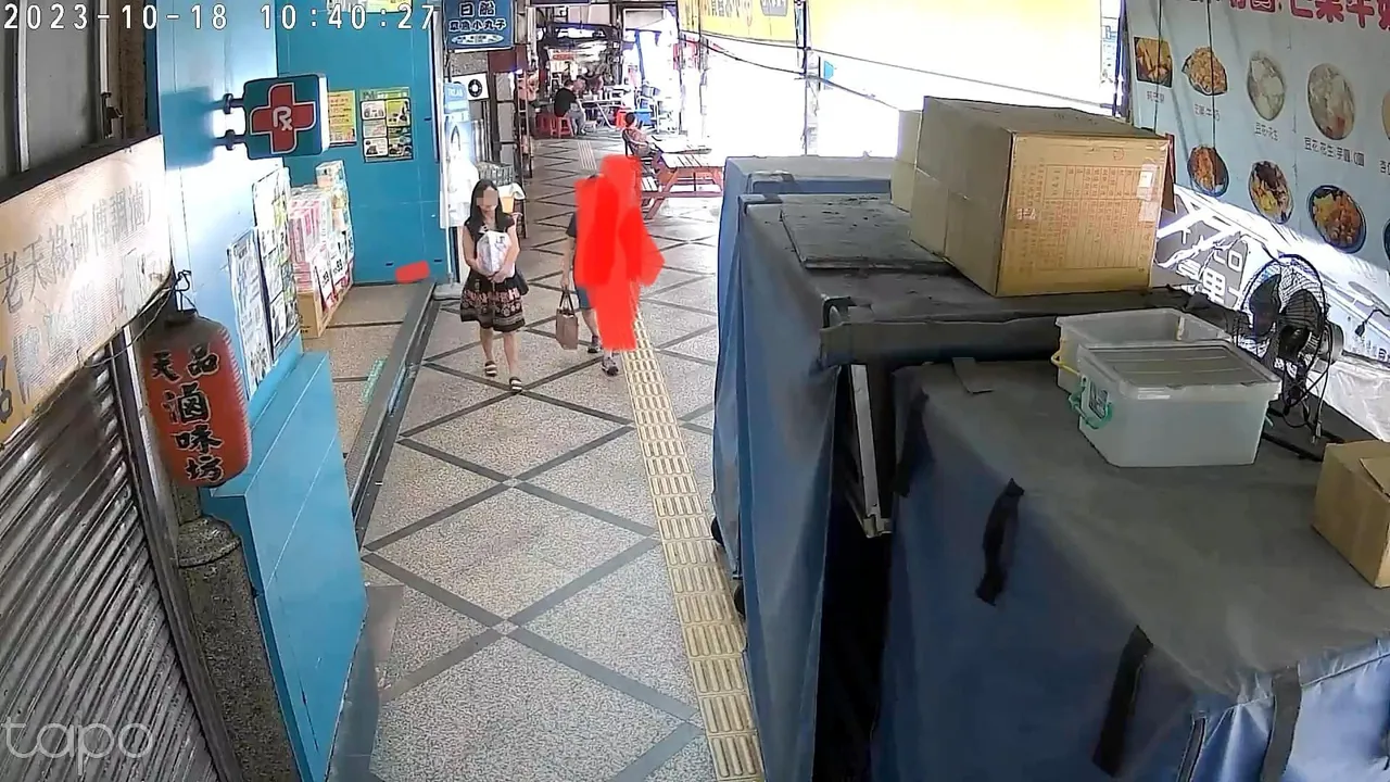 女子转身离开。翻摄自脸书「汐止集团」