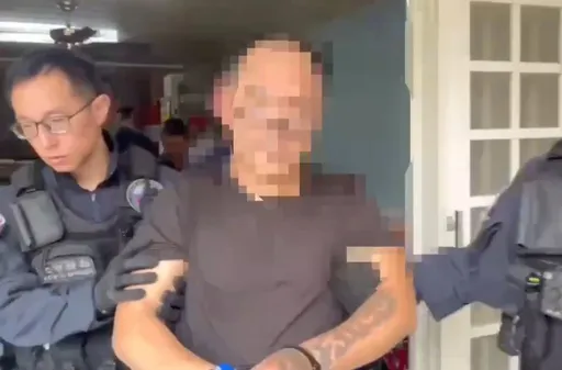 北市警抄四海幫堂主桃園兵工廠 驚見衝鋒槍等45把長短槍械