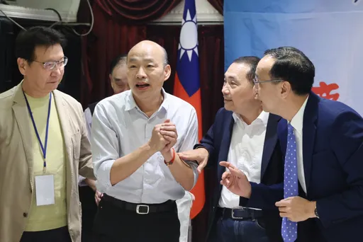 韓國瑜合體戰鬥藍!曝海內外對國民黨失望 「怎麼這麼軟、沒用、沒出息」