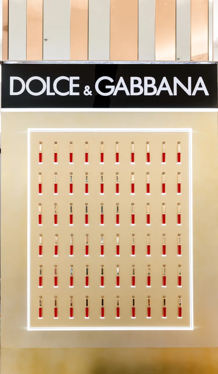 Dolce & Gabbana摯愛快閃櫃唇釉牆。品牌提供