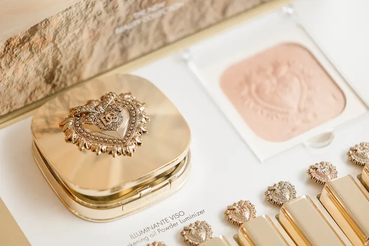 摯愛美肌無瑕亮彩餅，2000元。品牌提供