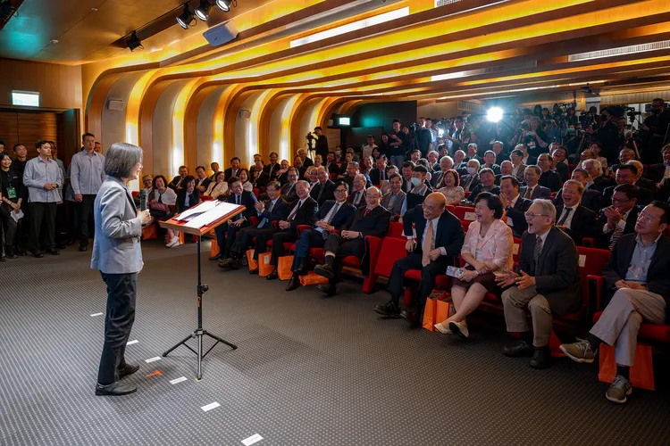 蔡英文致詞金句連發，讓現場笑聲不斷。總統府提供