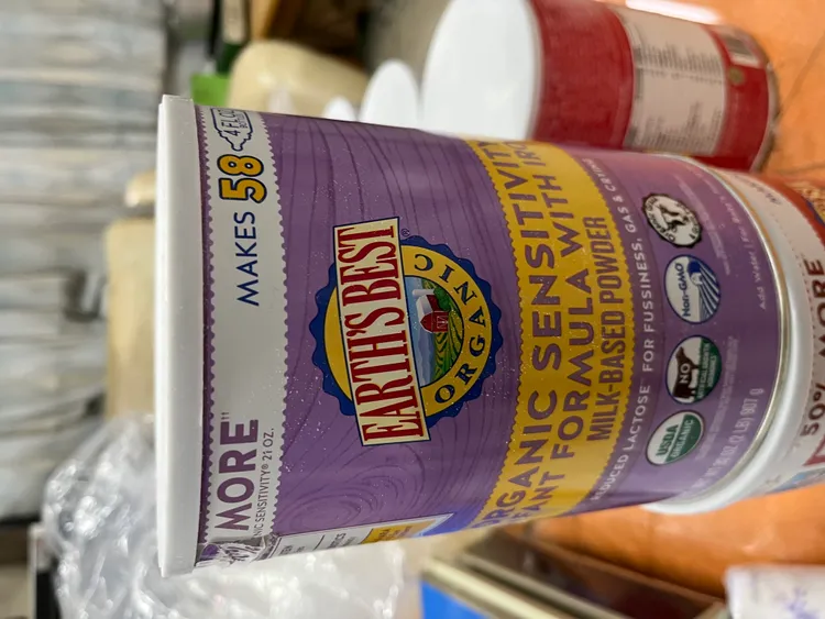 知名廠牌奶粉遭用來運毒。翻攝畫面