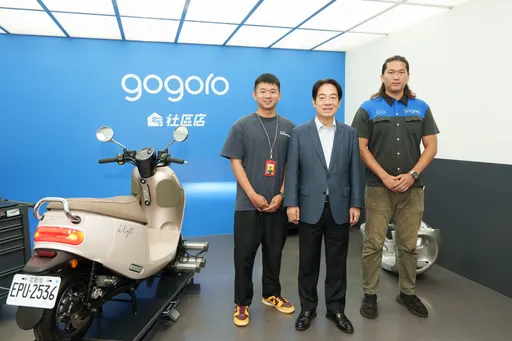 赖清德副总统参观Gogoro社区店训练中心 承诺持续推动电动机车交通政策