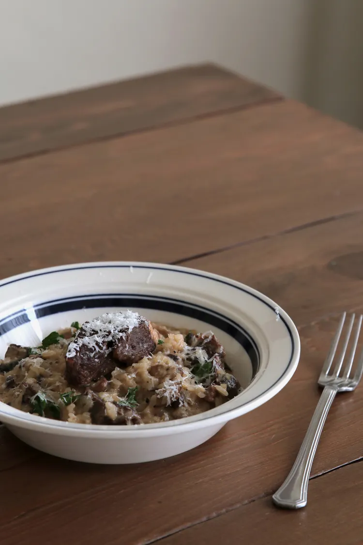 新品松露味噌牛肋燉飯480元。業者提供