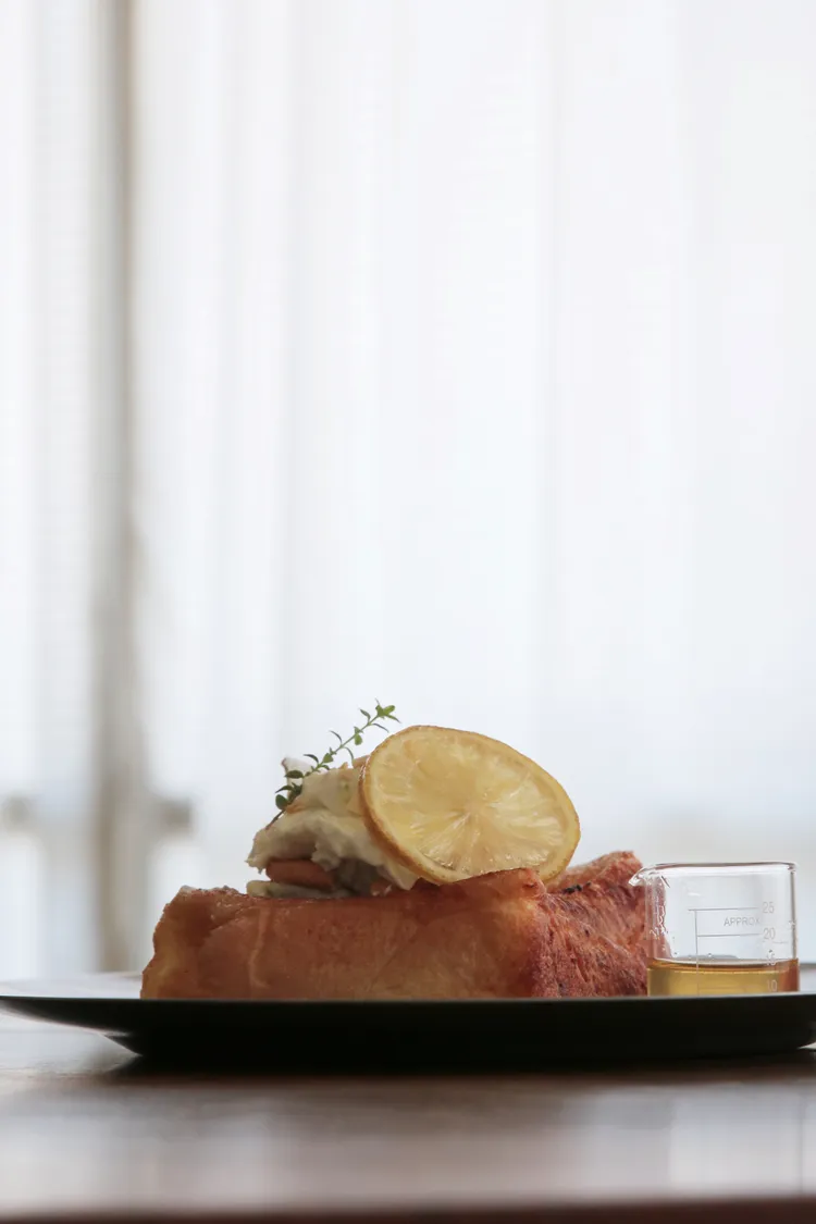 新品手打檸檬奶油法式吐司180元。業者提供