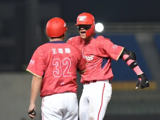 拿莫.伊漾當英雄!味全龍再見高飛犧牲打勝統一 富邦悍將確定無季後賽