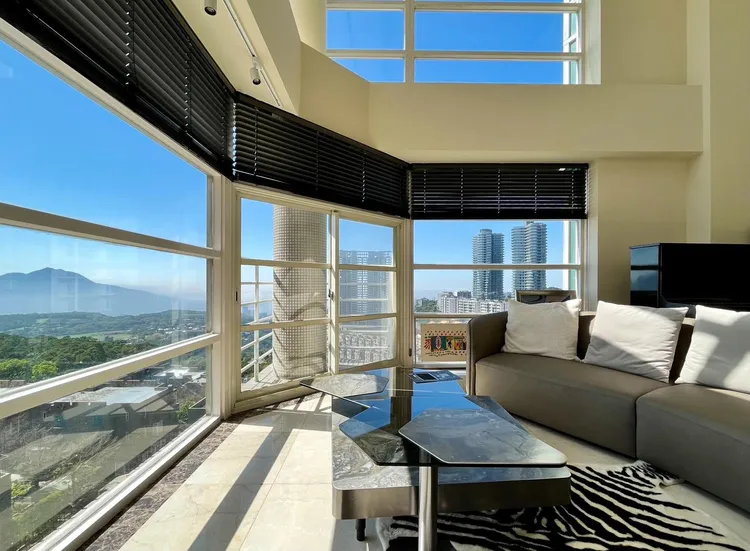 李明川剛搬入樓中樓豪宅。翻攝李明川臉書