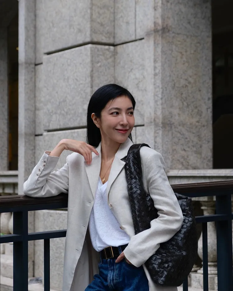 楊謹華也愛BOTTEGA VENETA全新HOP包。翻攝楊謹華IG