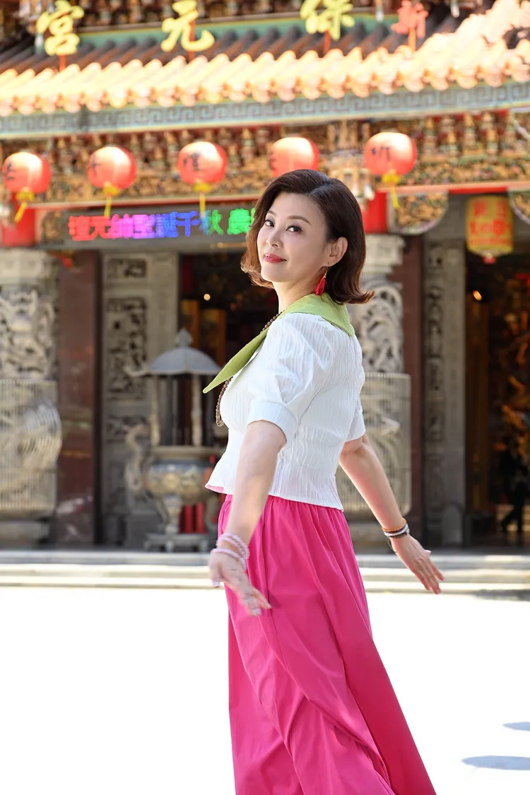 方馨新造型色彩繽紛。台視提供