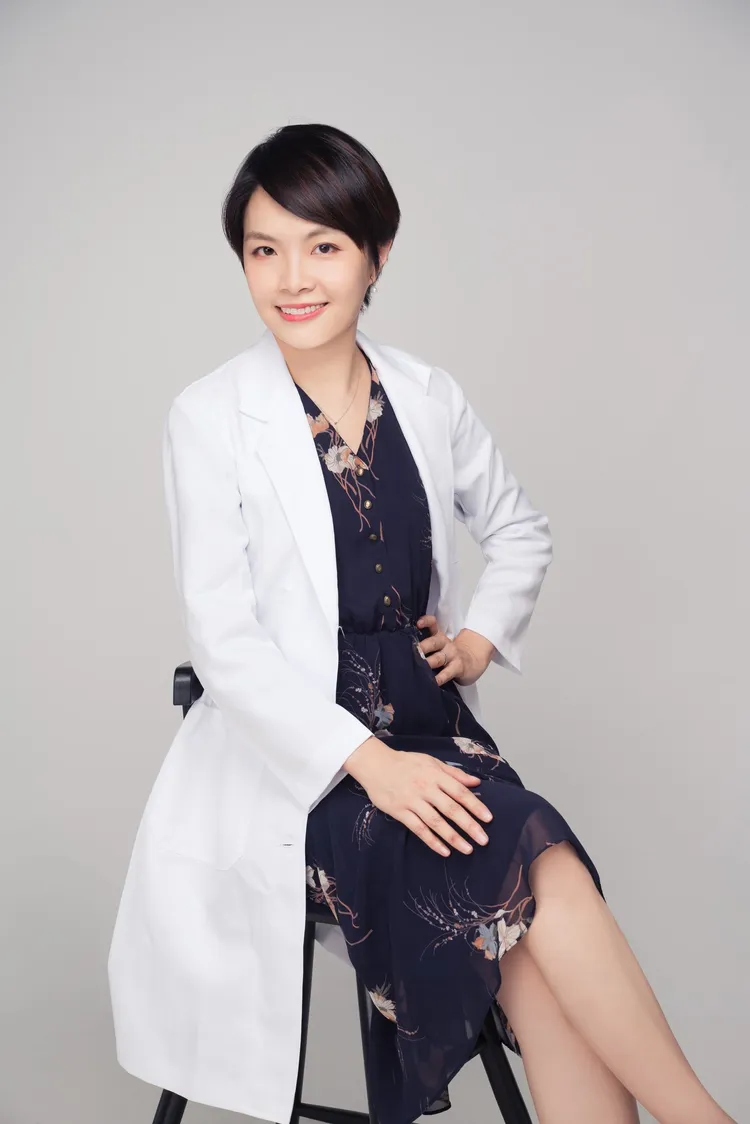 婦產科醫師謝筱芸提醒陰部搔癢不一定是黴菌感染，她提出3大禁忌。翻攝《謝筱芸醫師的泌密診療室》粉絲頁