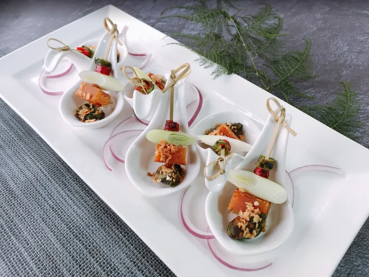 韻藏中餐廳招牌菜色-松花烏魚子。韻藏提供