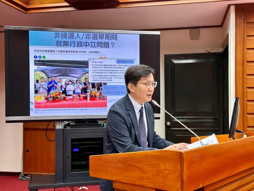 蔡壁如穿竞选服装入校 行政不中立?教长潘文忠:不宜