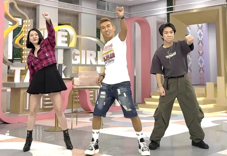 潘若迪揪小Ｓ、派翠克跳機車舞。艾迪昇傳播提供