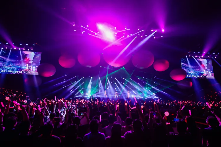 告五人演唱會一票難求。相信音樂提供