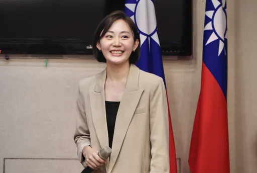 藍委喊政黨輪替解密蔡英文黑箱論文　總統府：盼他「戒斷對不當行為的依賴」