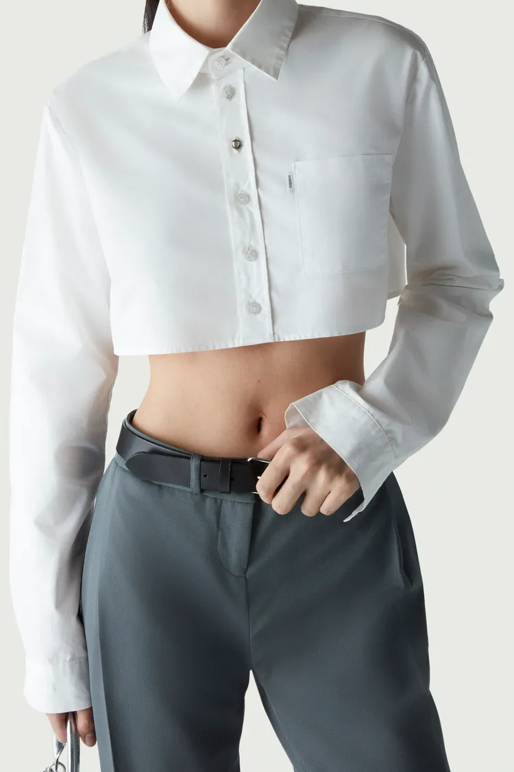 Coperni白色短版襯衫，1萬5800元。品牌提供