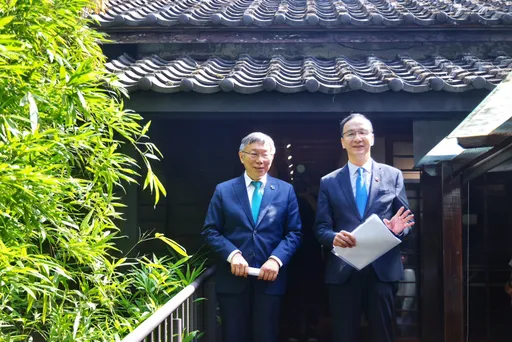 藍白合大戲上演!她「追劇」嘆噱頭一直換 8字共同價值酸爆