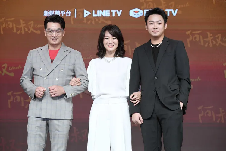 伊正（左起）、李之勤、徐偉然。 華視提供