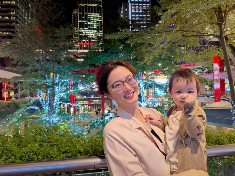 趙小僑（左）說典典寶寶比她還紅了。修毅提供