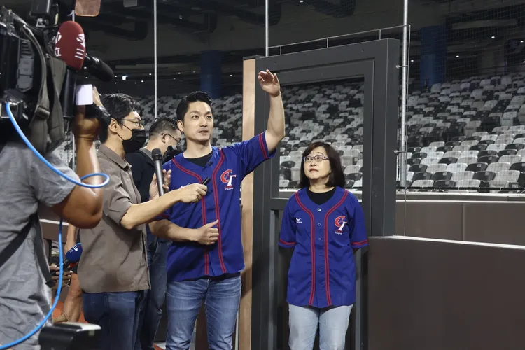 台北市長蔣萬安今天「開箱」大巨蛋。彭欣偉攝