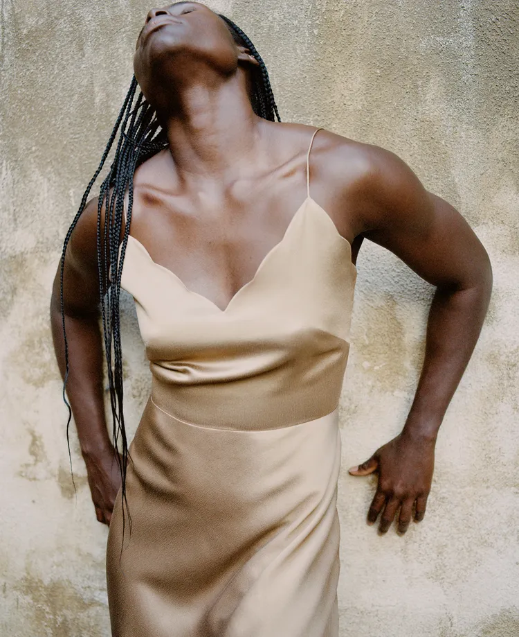 中性色調適合各種膚色。品牌提供