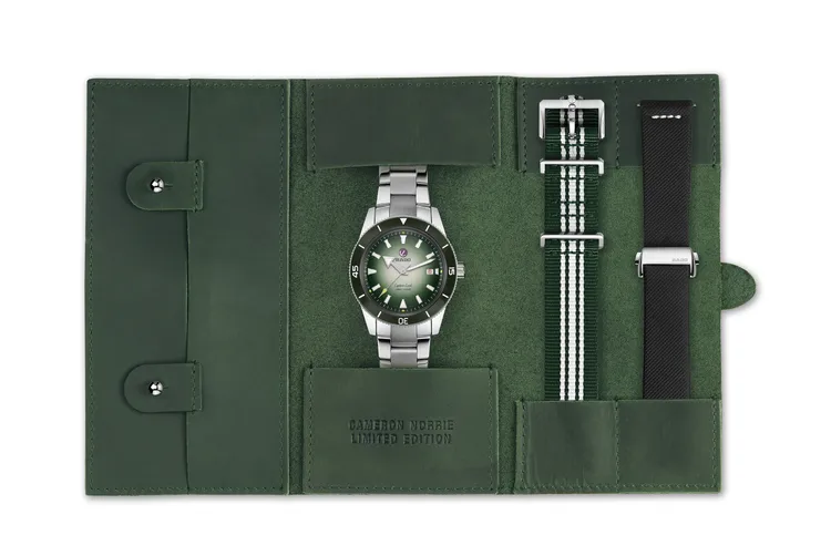 聯名錶款配有3種錶帶。品牌提供