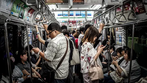 公務員變電車狼「噴精女學生」 辯非故意:要射了來不及拿衛生紙
