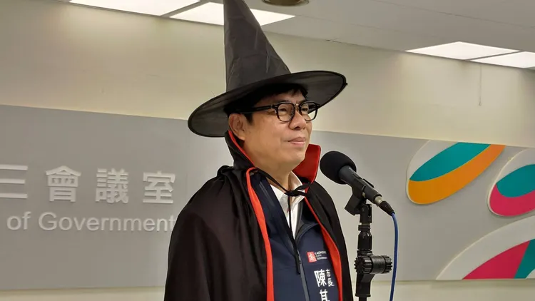 陳其邁說，開放式民主初選考驗柯文哲的支持者、侯友宜的支持者的智慧。翻攝畫面