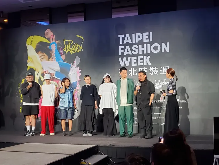 備受矚目的臺北時裝週閉幕大秀將於10/22(日)壓軸登場，今年再度邀請連年擔任金馬獎頒獎典禮節目總監陳鎮川擔任創意總監打造金獎級的時尚盛會。林浩昇攝