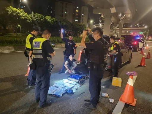 少年通緝犯剛滿18歲 開車運毒栽了!警查獲11公斤毒咖啡包