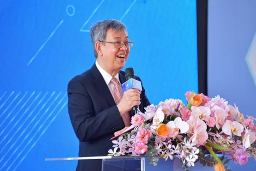 高雄亞灣智慧科技大樓開工 陳建仁:中央、地方密切配合「地方建設發展便能成功推動」