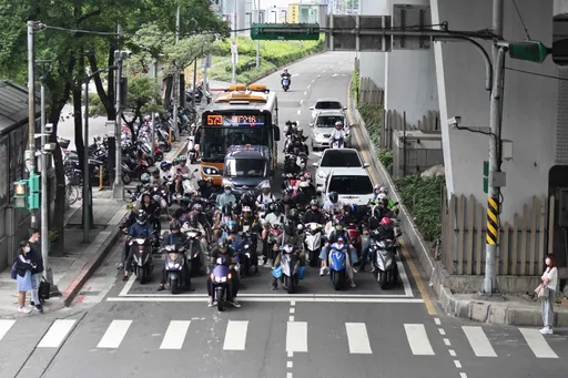 挨轟打擊公共運輸使用率　環境部：汰舊補助是改善空污「政策目的不同」