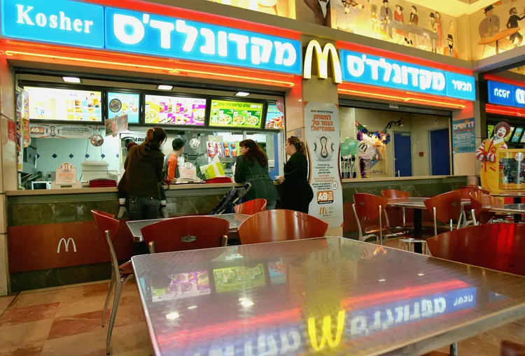 麥當勞的以色列加盟店Alonyal公司表示，將向以色列士兵免費提供餐點。路透社