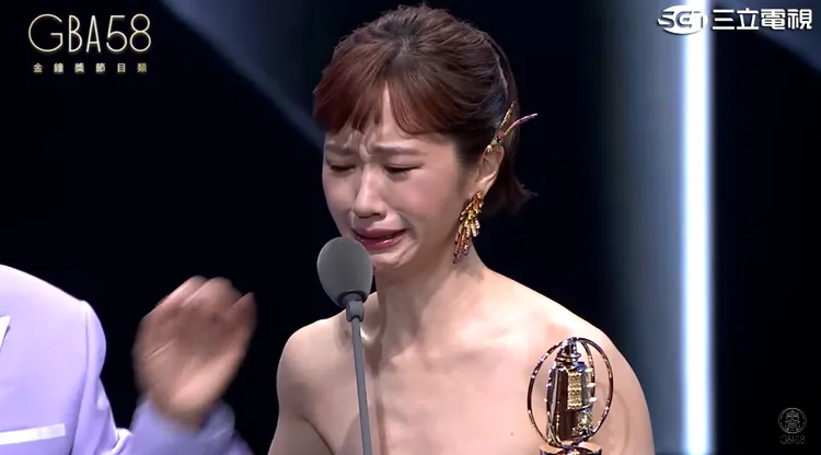 Lulu興奮再拿金鐘。翻攝金鐘獎 Golden Bell Awards YT
