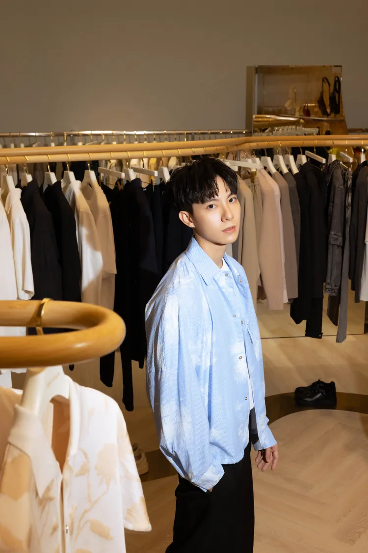 彭千祐表示想把每件服飾跟傢俱都帶回家。品牌提供