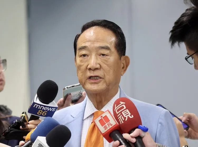 宋楚瑜28日受訪表示，不分區的名單正在作業當中，感謝各界關心，希望推動對兩岸有建設性的對話與和平倡議。中央社