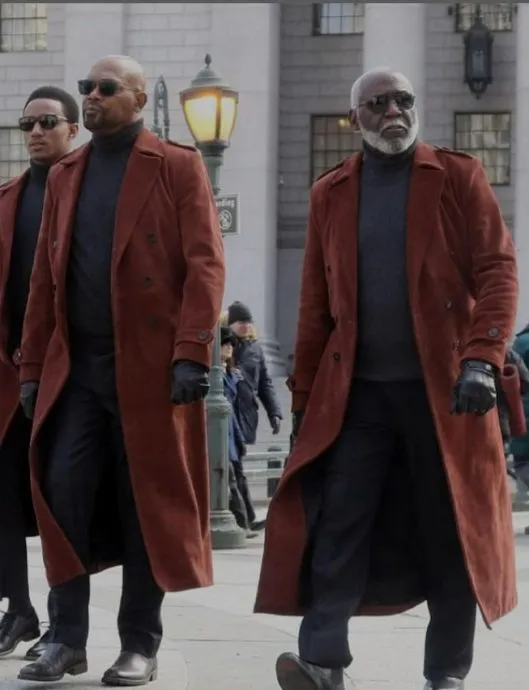 山繆傑克森（左二）Po出與理察朗崔（右）同框的劇照，悼別前輩。翻攝山繆傑克森IG