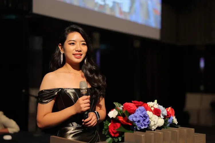 楊智伃是國民黨美女發言人，日前擔任國民黨舉辦的112年中華民國國慶酒會主持人。楊智伃提供