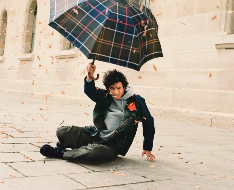 聯名系列即使面對狂風暴雨也不用怕。品牌提供