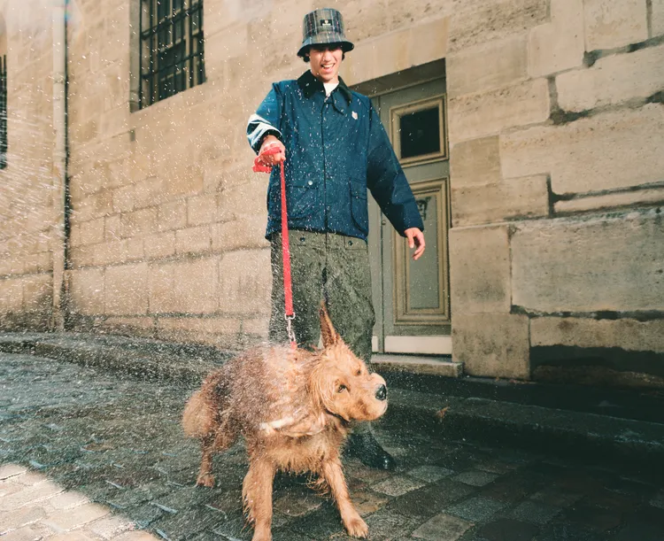 形象影片中有狗狗甩水的片段。品牌提供