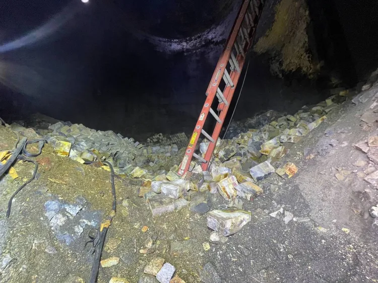 2名工人遭掉落磚塊砸中送醫不治。大園警分局提供