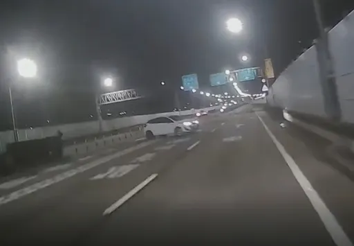 把馬路當自己家?竟在市民大道上逆向迴轉 這駕駛2罪併罰得噴3600元