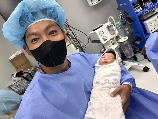 「棒棒堂」威廉當爸了!老婆熬30小時「吃全餐」生下寶貝兒子
