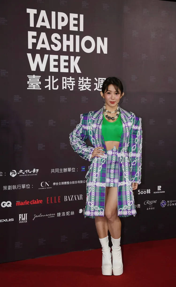 郭書瑤身著JUST IN XX服裝。彭欣偉攝