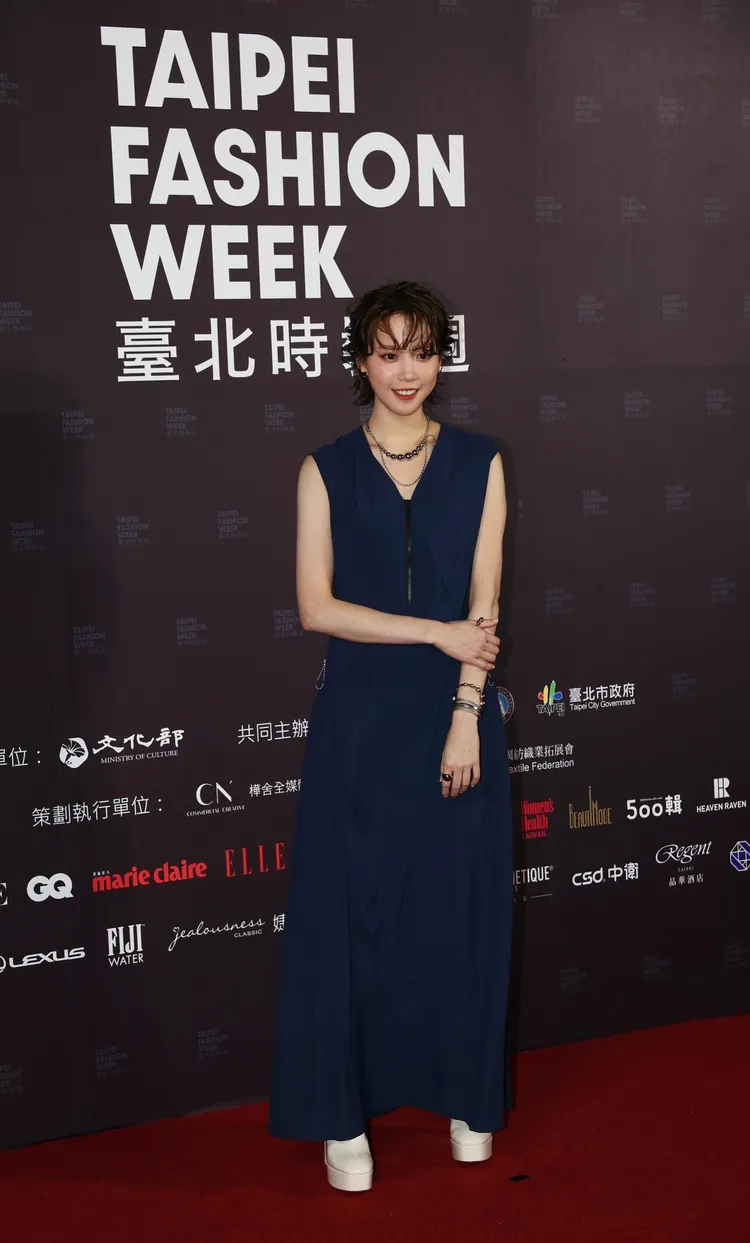 程予希身著oqLiq服裝。彭欣偉攝