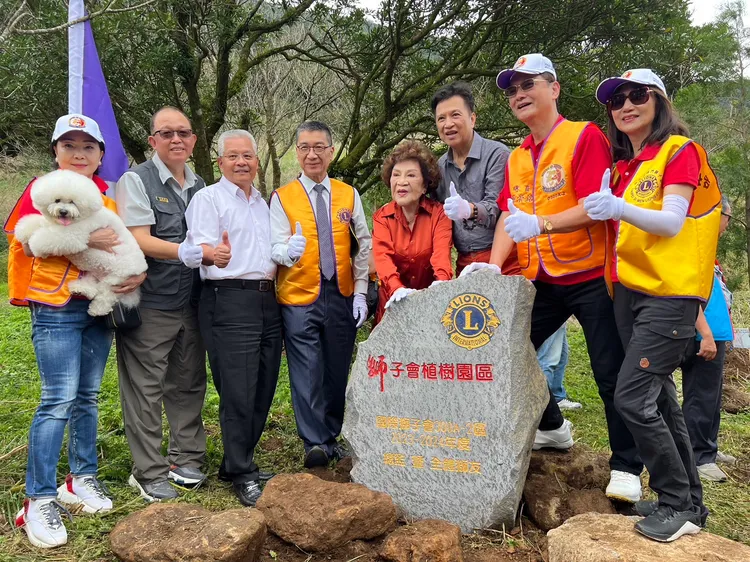 獅子會上山種樹。李朝永提供