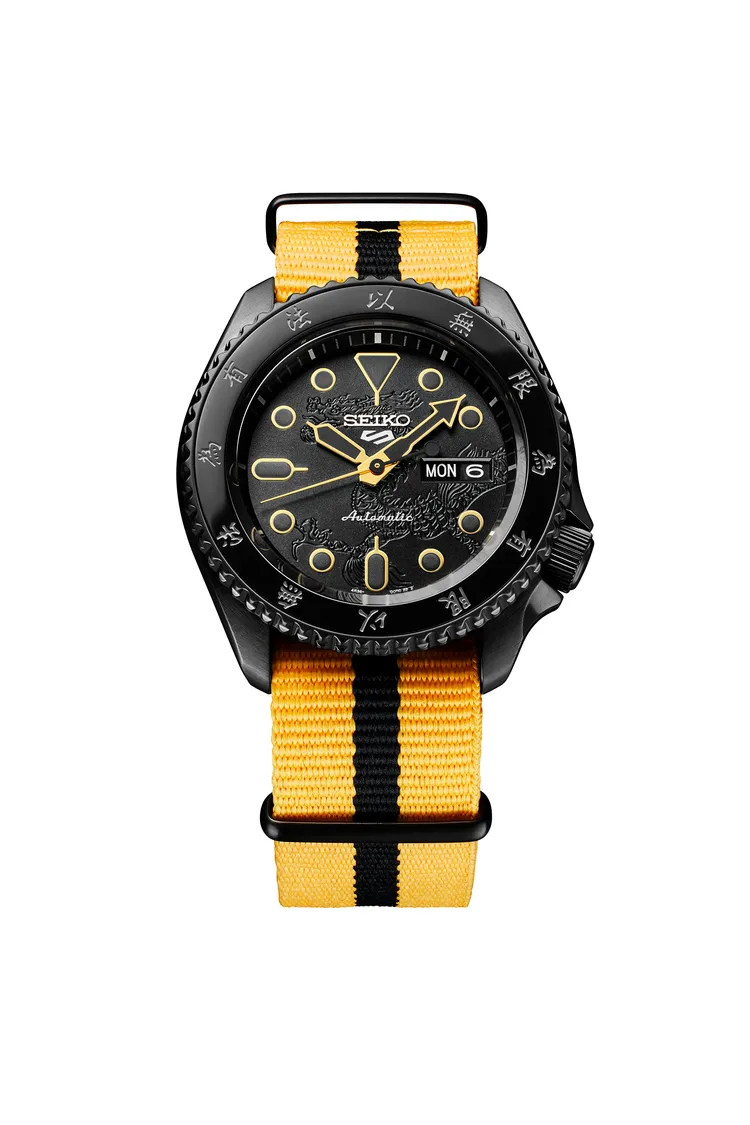 面盤飾有李小龍生前所繪的龍紋圖騰。品牌提供